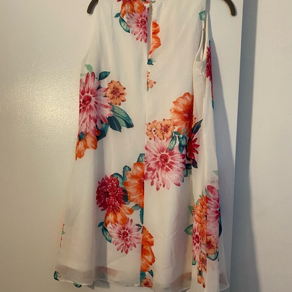 Summer dress - Picture 3 of 4